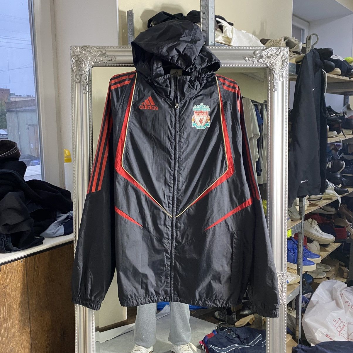 Adidas Vintage Adidas Liverpool Jacket Streetwear Rare Style Casual Size US L / EU 52-54 / 3 - 1 Thumbnail