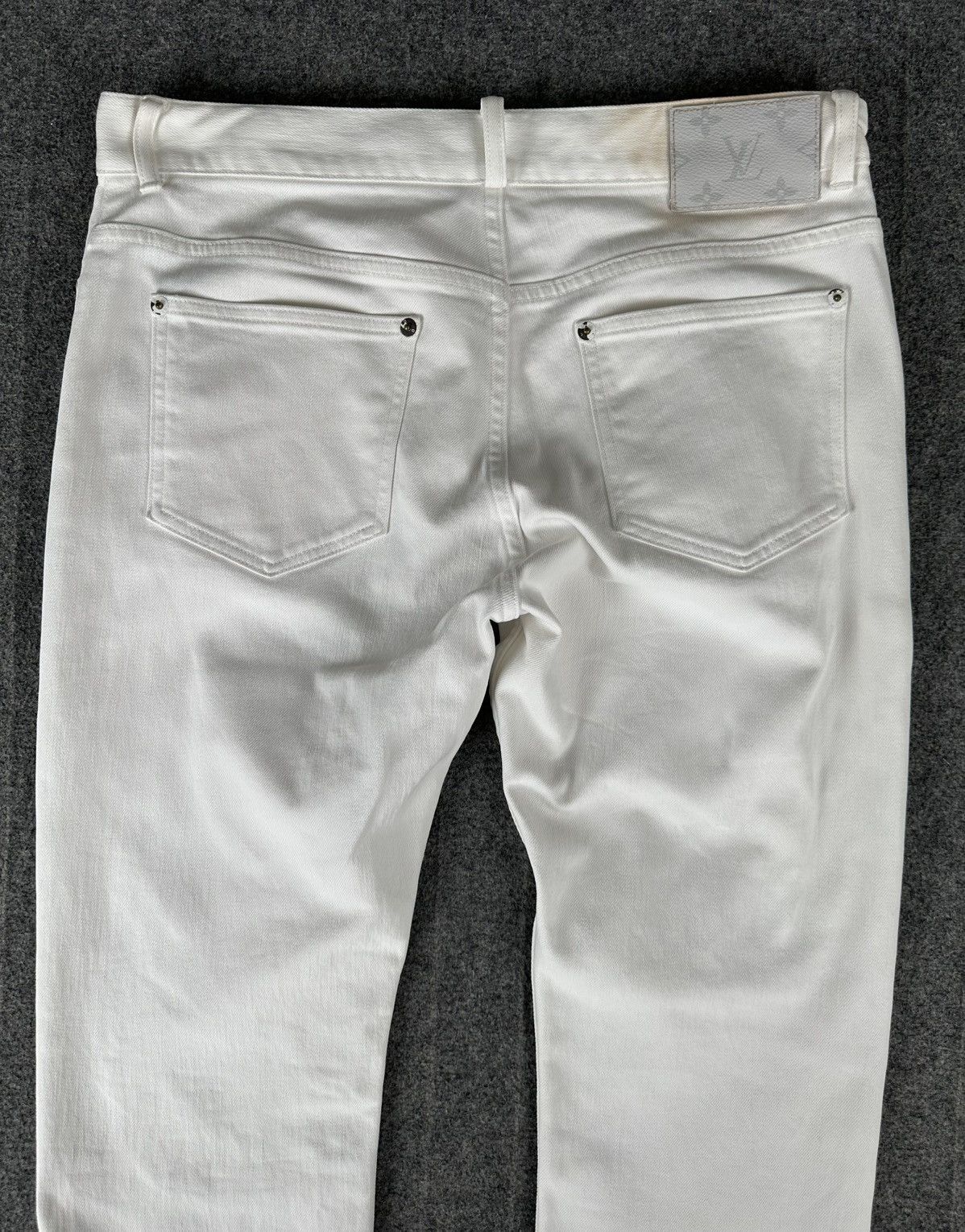 Louis Vuitton Louis Vuitton - Monogram Patch Stretch Fit White Denim Pants Size US 32 / EU 48 - 9 Thumbnail