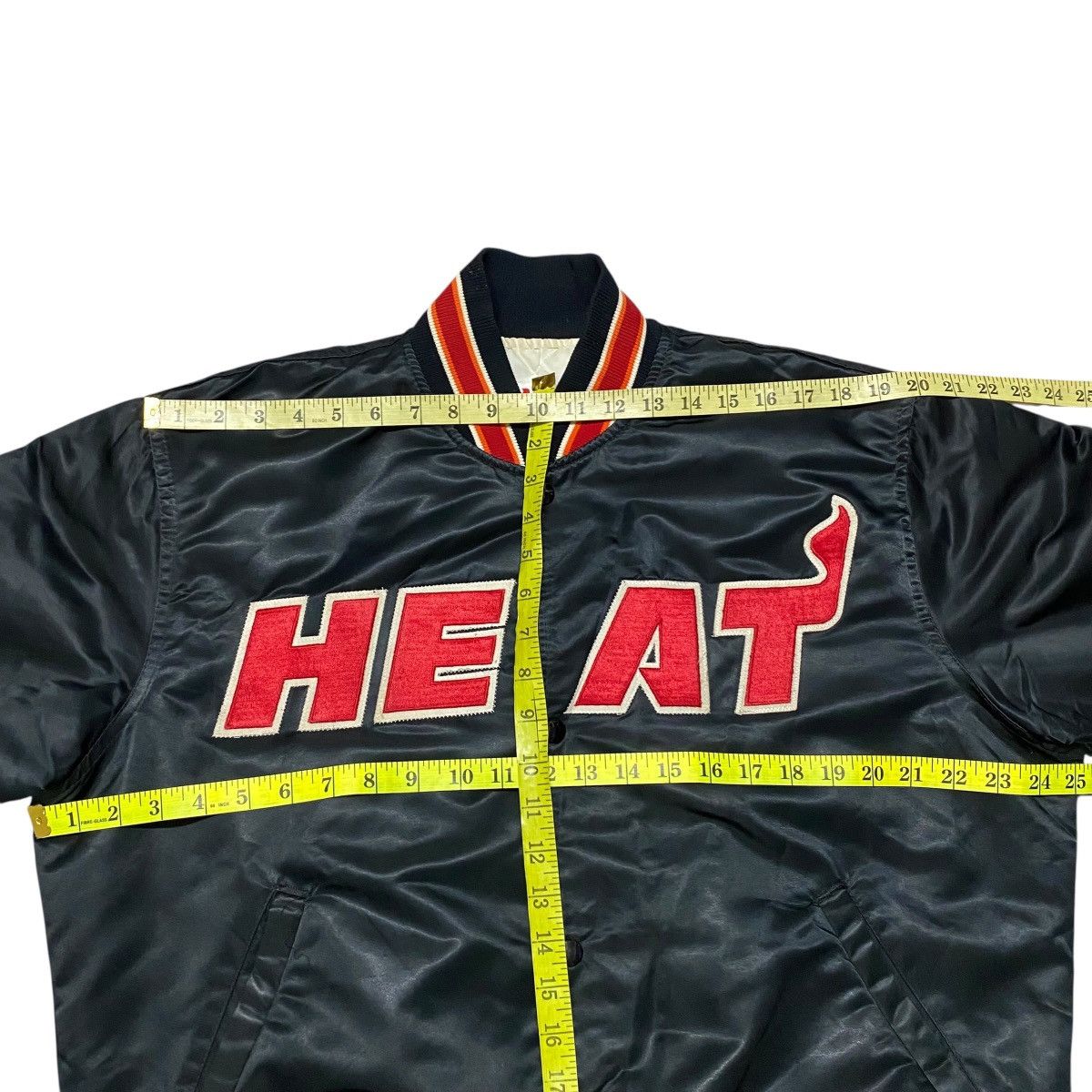 NBA Vintage 80s Miami Heat Sateen Bomber Jacket Starter Size US L / EU 52-54 / 3 - 21 Thumbnail
