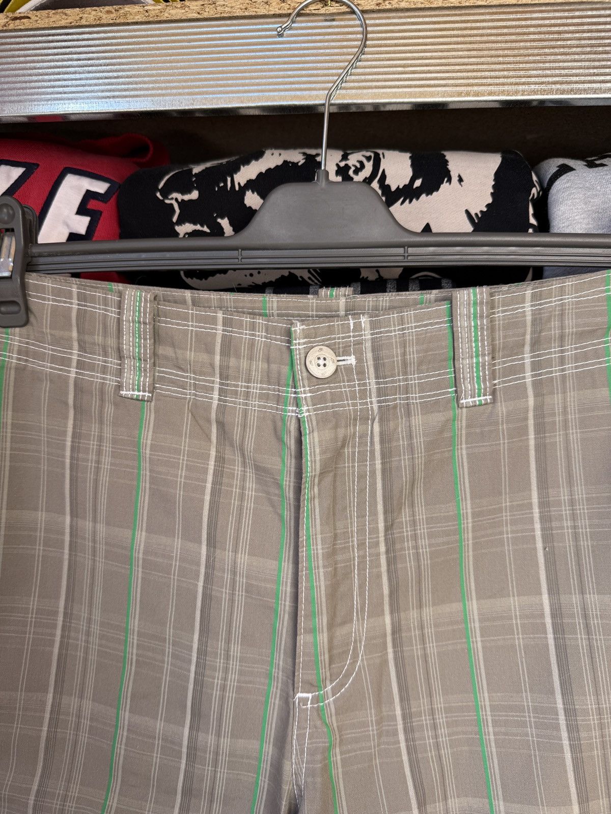 Japanese Brand Nike Vintage Shorts Mini Swoosh Japanese Drill Baggy Hype Size US 34 / EU 50 - 4 Thumbnail