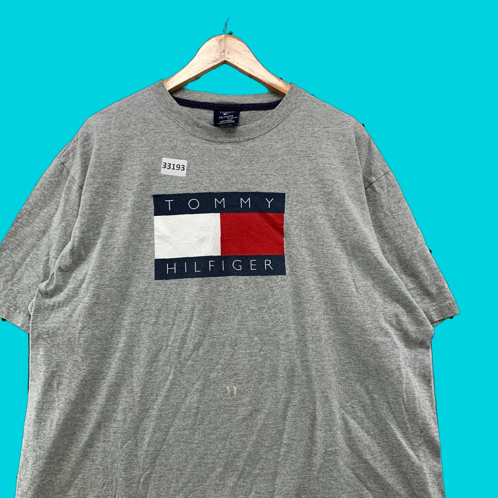 Tommy Hilfiger VINTAGE Tommy Hilfiger Shirt Mens XL Gray Hip Hop Casual Big Flag 24.5x28.5 T-Shirt Crew Neck Short Sleeve Size US XL / EU 56 / 4 - 1 Thumbnail