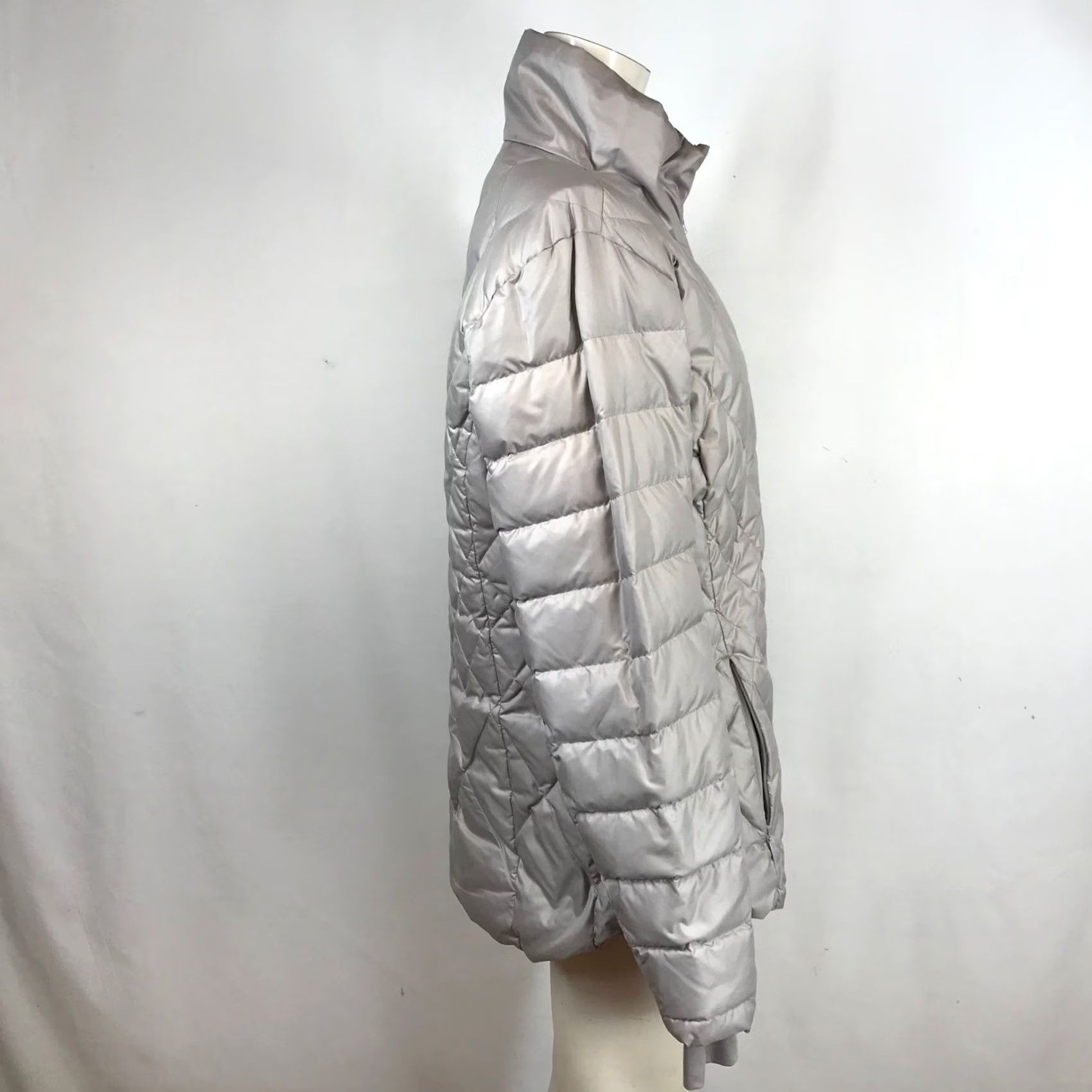 Athleta Athleta Puffer Jacket Mens? Womens Silver Taupe Quilted Funnel Neck Zip Pocket Mid-Length Seasonal Winter Fall Regular Size L Size L / US 10 / IT 46 - 4 Thumbnail