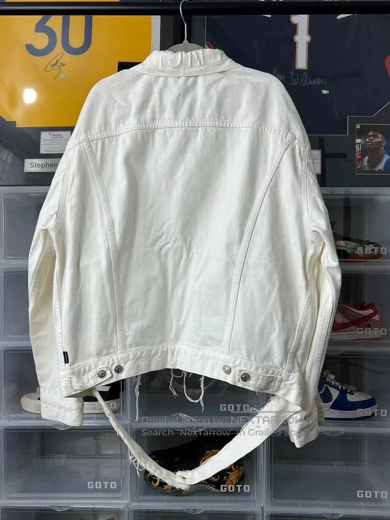 Balenciaga Balenciaga White Embroidered Logo Denim Jacket. Size US XS / EU 42 / 0 - 2 Thumbnail