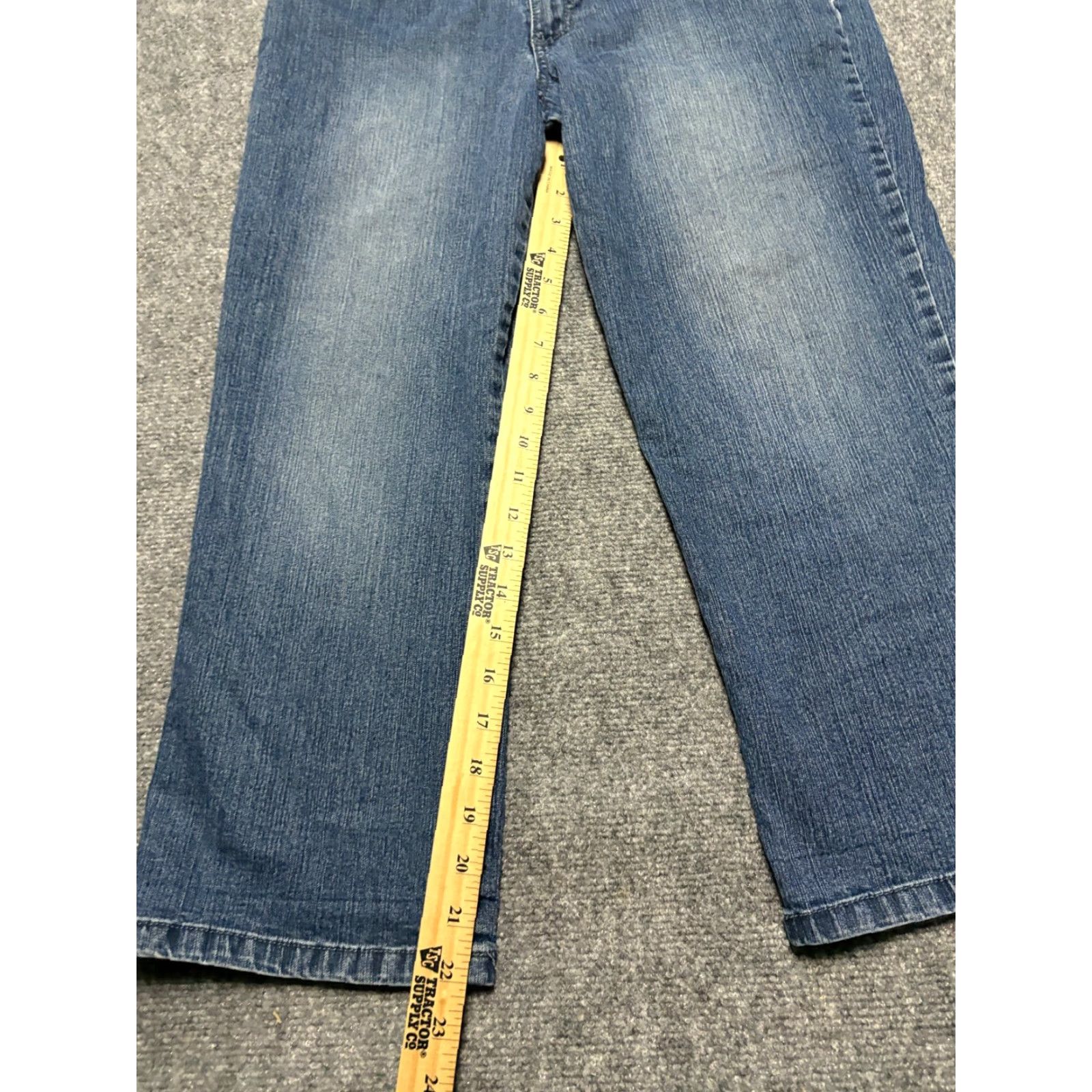 Vintage Bandolino Jeans Womens 14 Jeans Blue Denim Stretch Waist Regular Pockets Classic Straight Size 36" / US 14 / IT 50 - 2 Thumbnail