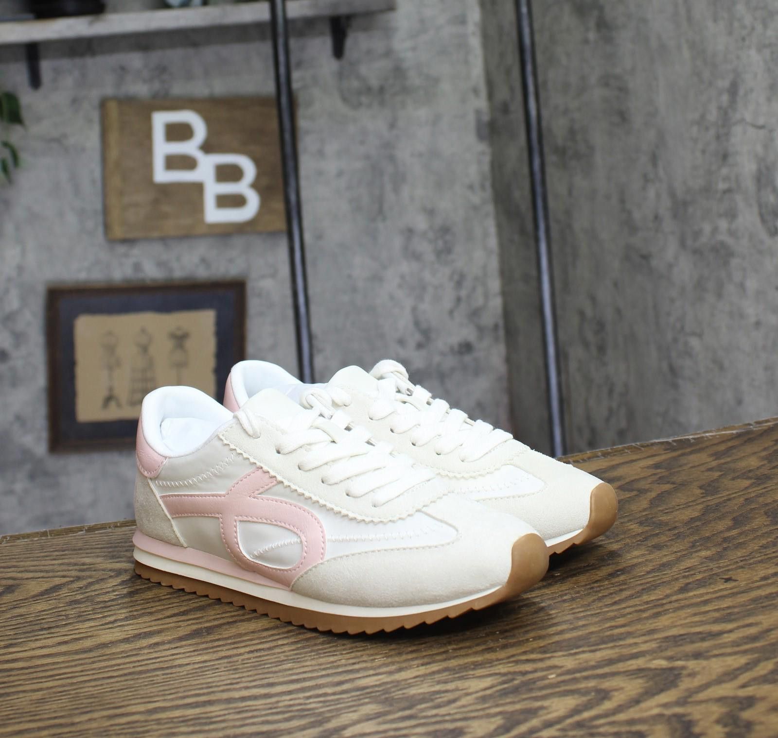 Nwt On 34th Womens Sneakers 10020078700 Tan / Pink / Bone 5m