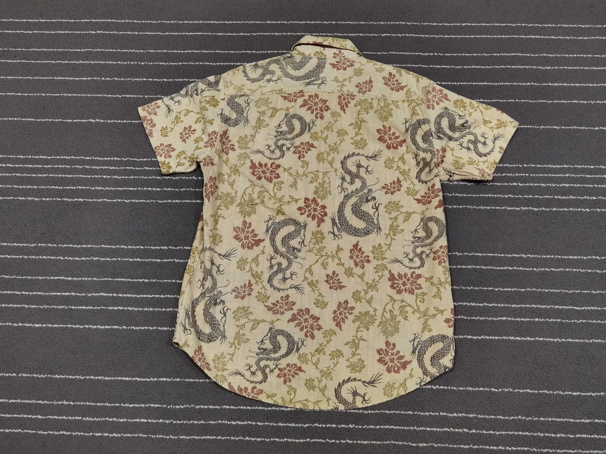 Japanese Brand T&C surf designs full print dragon linen S 7067 Size US S / EU 44-46 / 1 - 2 Thumbnail