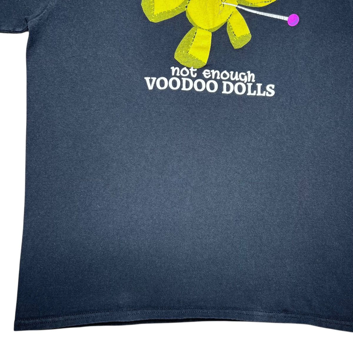Vintage Vintage 2000s Too Many People Not Enough Voodoo Dolls Tee Size US M / EU 48-50 / 2 - 7 Thumbnail