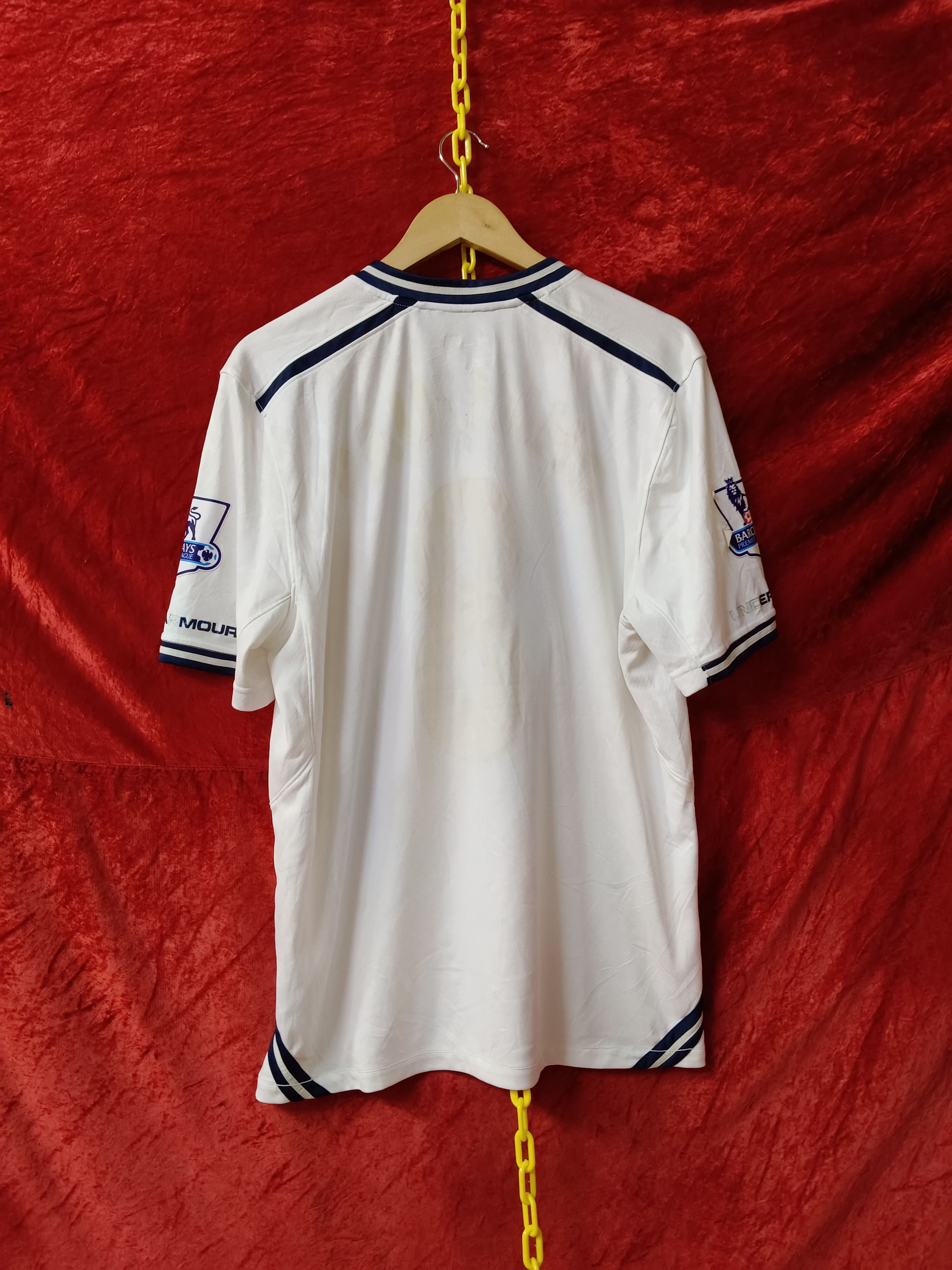 Under Armour Tottenham Hotspurs 2013/2014 Player Issue No 8 Paulinho Size US L / EU 52-54 / 3 - 9 Thumbnail