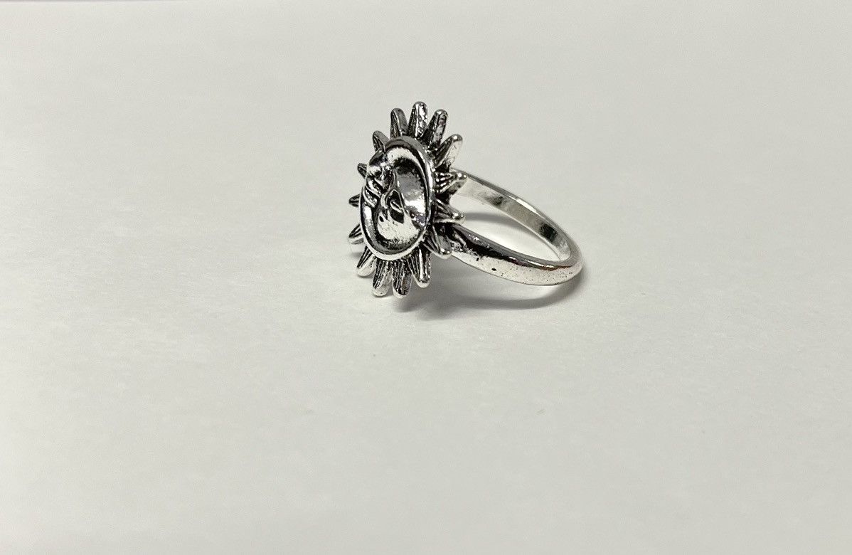 Vintage Vintage silver style ring “smiling sun” Size ONE SIZE - 2 Thumbnail