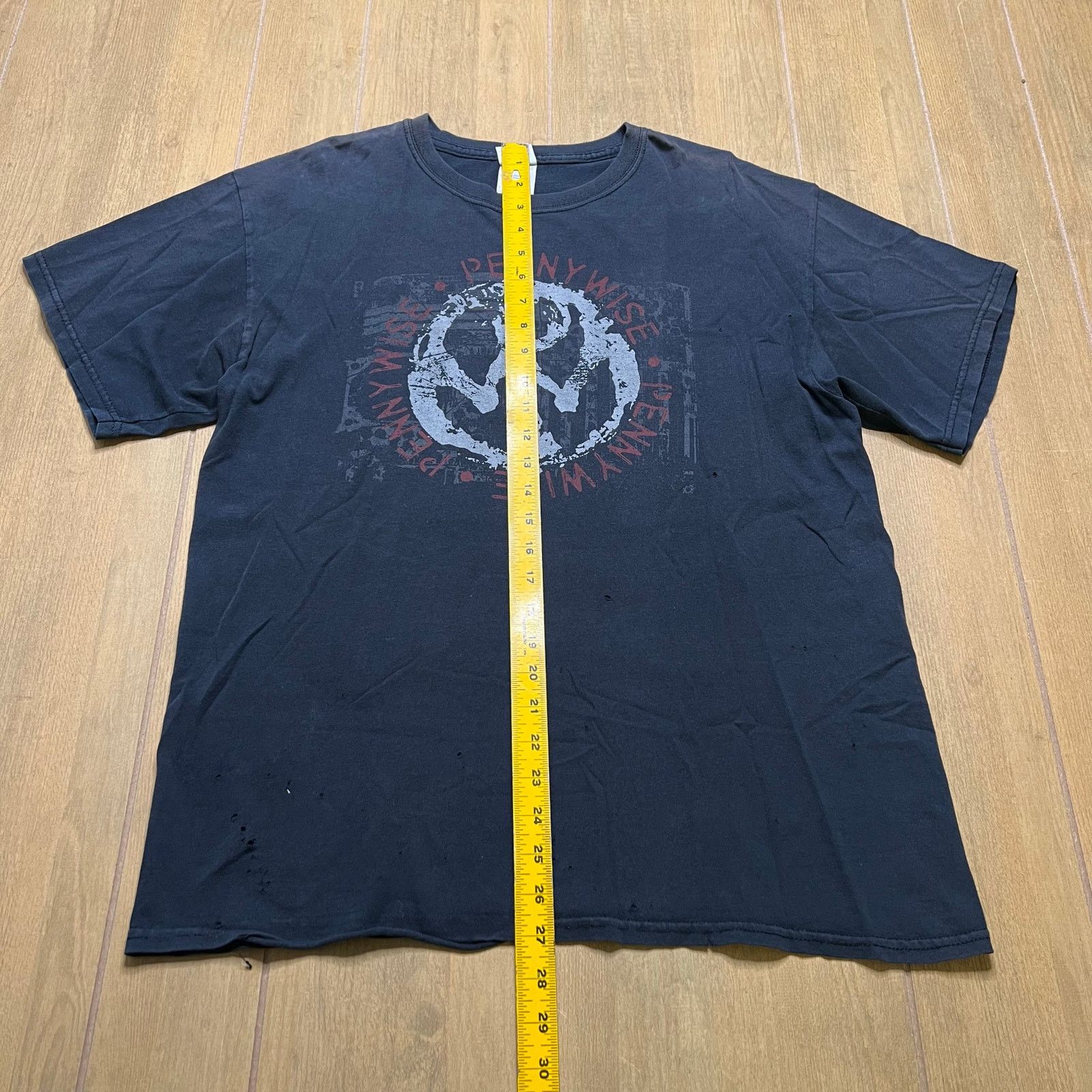 Gildan Vintage Pennywise band logo t-shirt Men Sz Large Distress Size US L / EU 52-54 / 3 - 5 Thumbnail