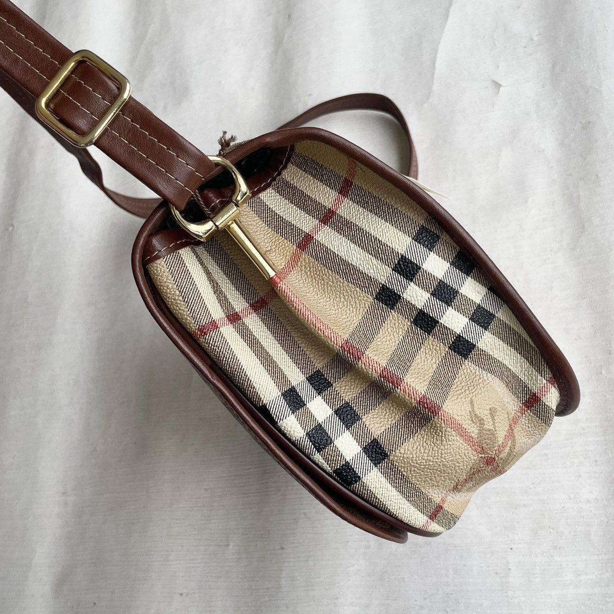 Burberry × Leather × Vintage 🔥 Vintage Burberry Nova Check Hayamarket Crossbody Size ONE SIZE - 21 Thumbnail
