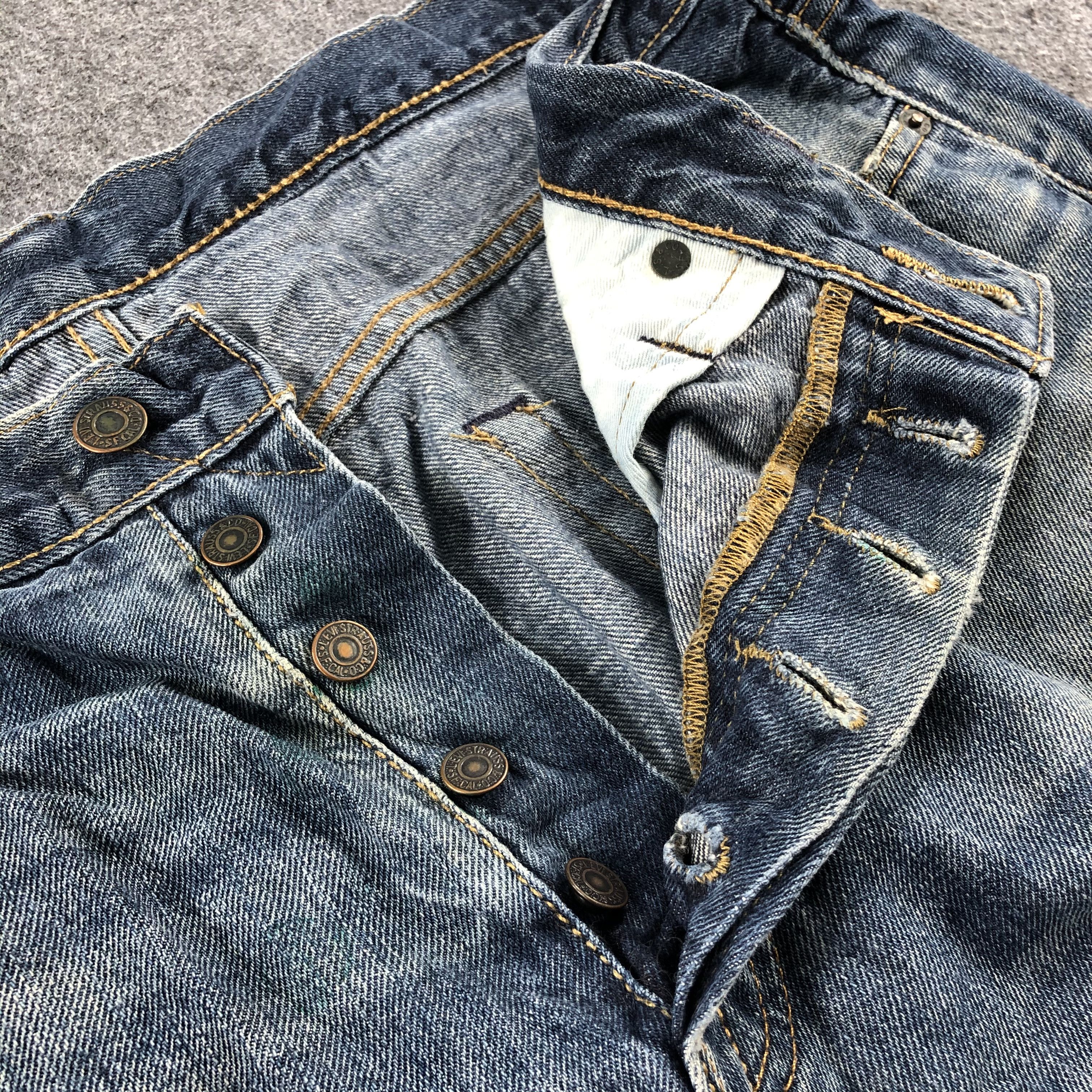 Levi's Vintage Blue Wash Levis 562 Jeans-J2584 Size US 37 - 10 Thumbnail