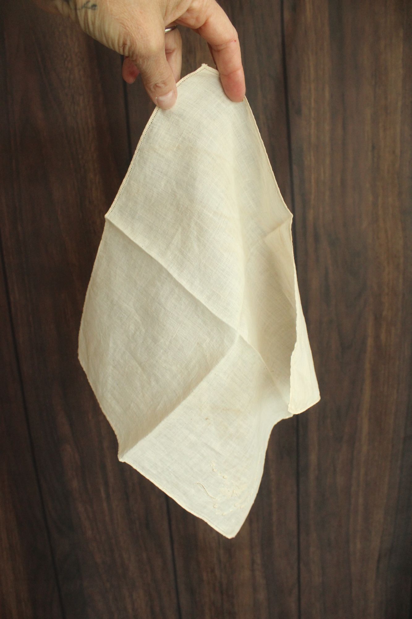 Vintage Vintage 1930s Handkerchief, Hand Plant Dyed Vintage Hankie Size ONE SIZE - 2 Thumbnail
