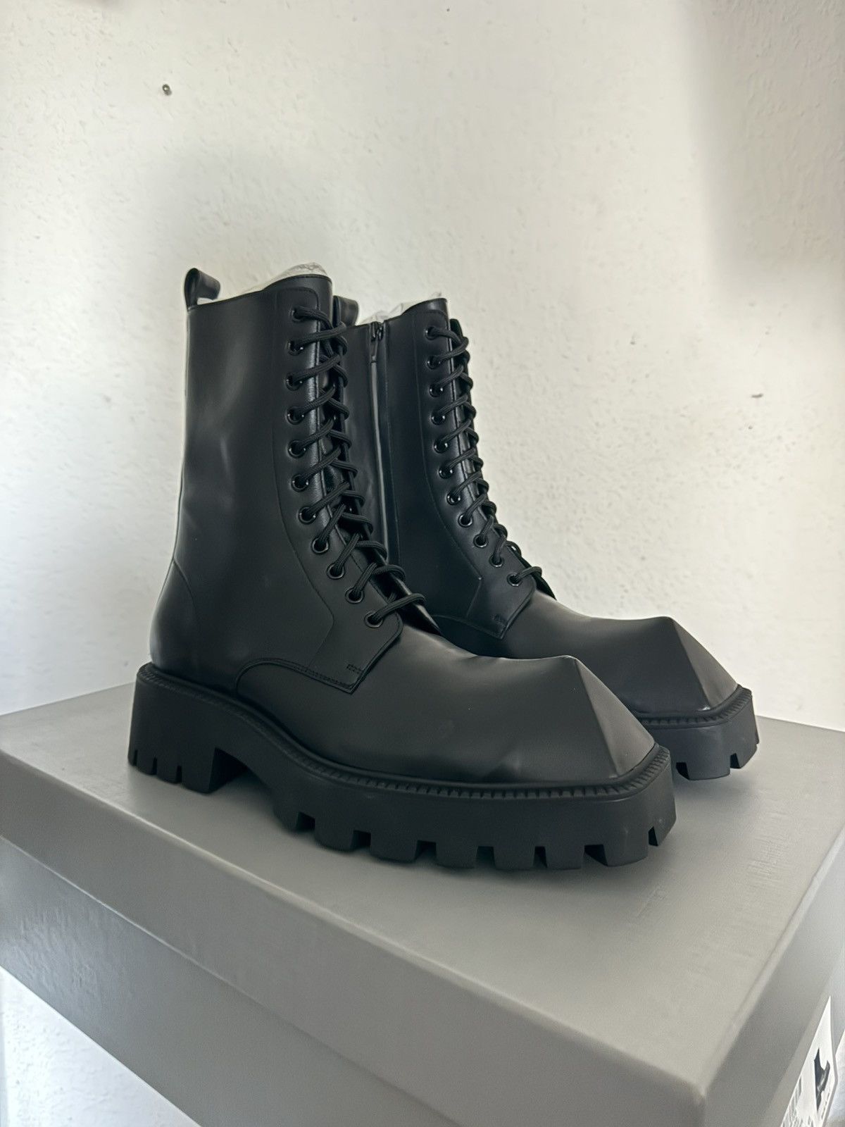 Balenciaga Balenciaga Rhino Military Lace Up Boots Size US 8 / EU 41 - 4 Thumbnail