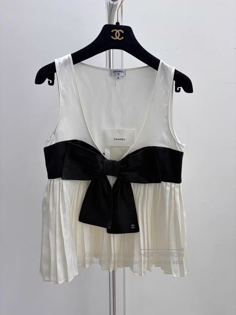Chanel Chanel White bow vest Size XS / US 0-2 / IT 36-38 - 1 Thumbnail
