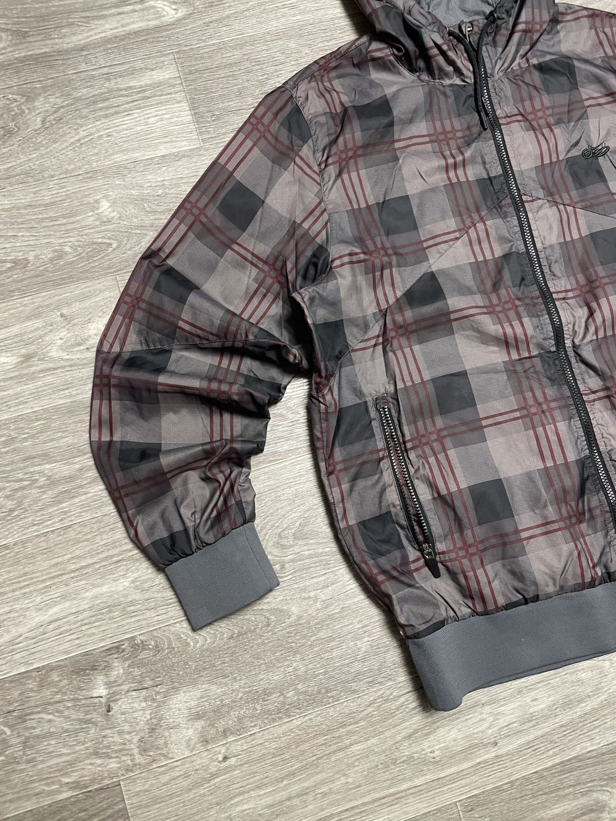 Nike SB Vintage Nike 6.0 Skateboarding Checkered Windbreaker Jacket Size US XL / EU 56 / 4 - 4 Thumbnail