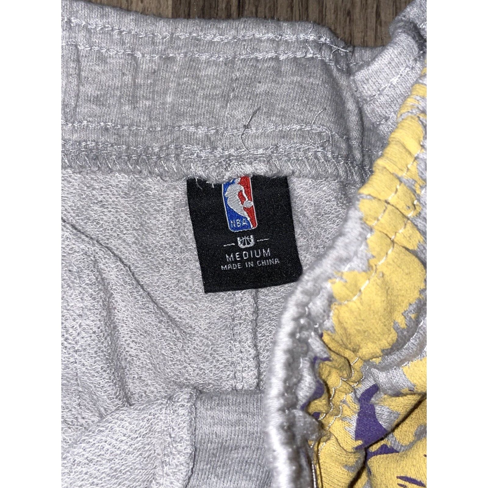 NBA Lebron James NBA Sweat Shorts Grey M Mens Activewear Modern Sweatpants Size US 31 - 4 Thumbnail
