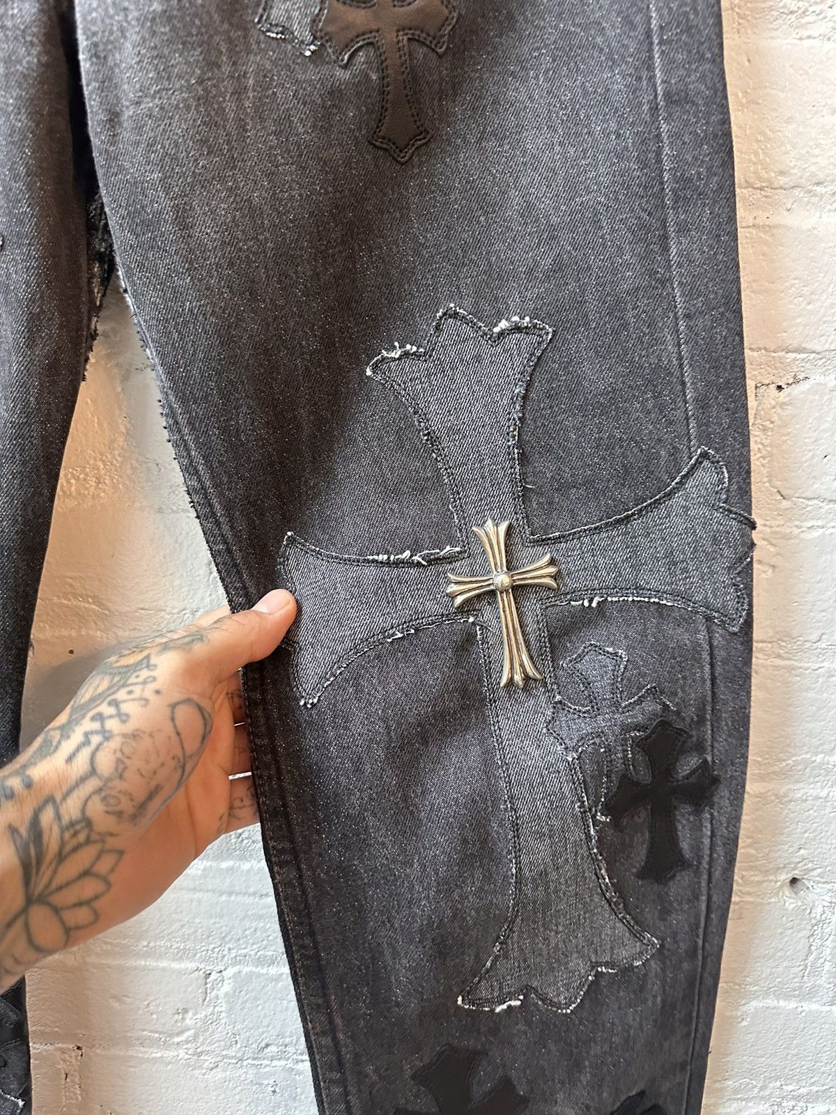 Chrome Hearts CHROME HEARTS INSANE CROSS PATCH JEANS 29 or 30 Size US 29 - 3 Thumbnail