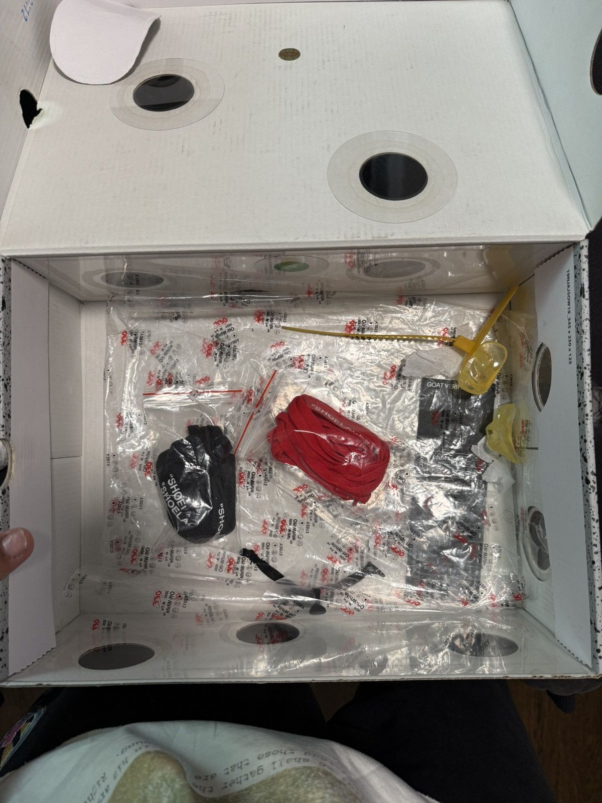 Jordan Brand × Off-White Off-White Jordan 5 ‘Sail’ Size US 9 / EU 42 - 14 Thumbnail