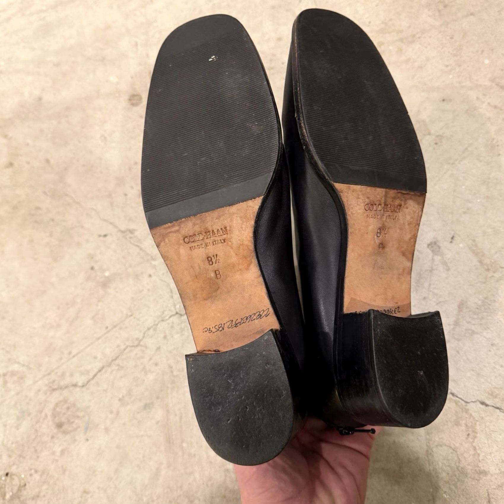 Cole Haan Cole Haan Ankle Boot Womens Black Leather Block Heel 1.5in 8.5 B A Italy Zipper Casual Vintage: No Size US 9 / IT 39 - 5 Thumbnail