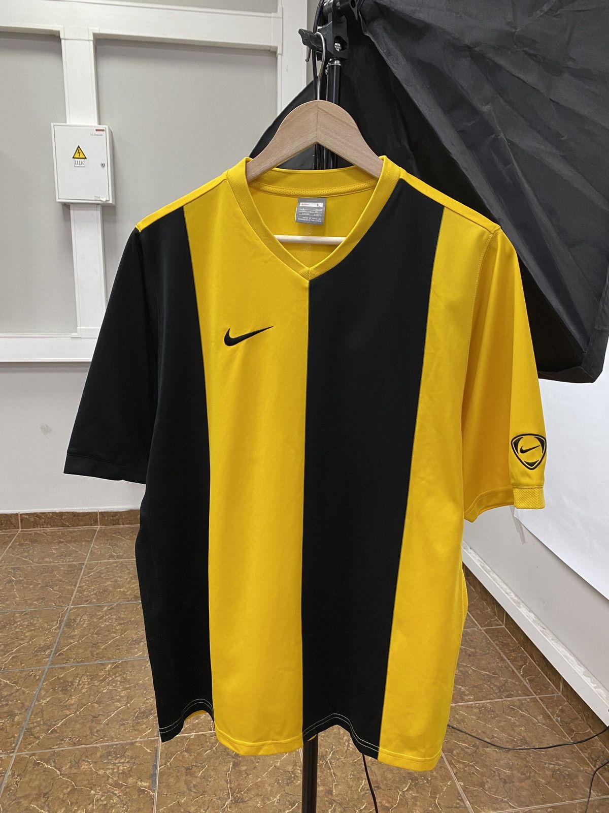 Nike 🇺🇸 Vintage 90s Nike Total Ninety T-Shirt Y2K Rare Retro Hype Size US L / EU 52-54 / 3 - 1 Thumbnail