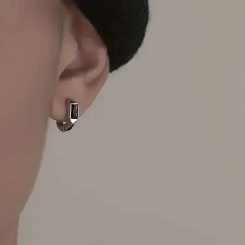 Other Vintage Pair Men's Fashion Trendy Earrings Size ONE SIZE - 1 Thumbnail