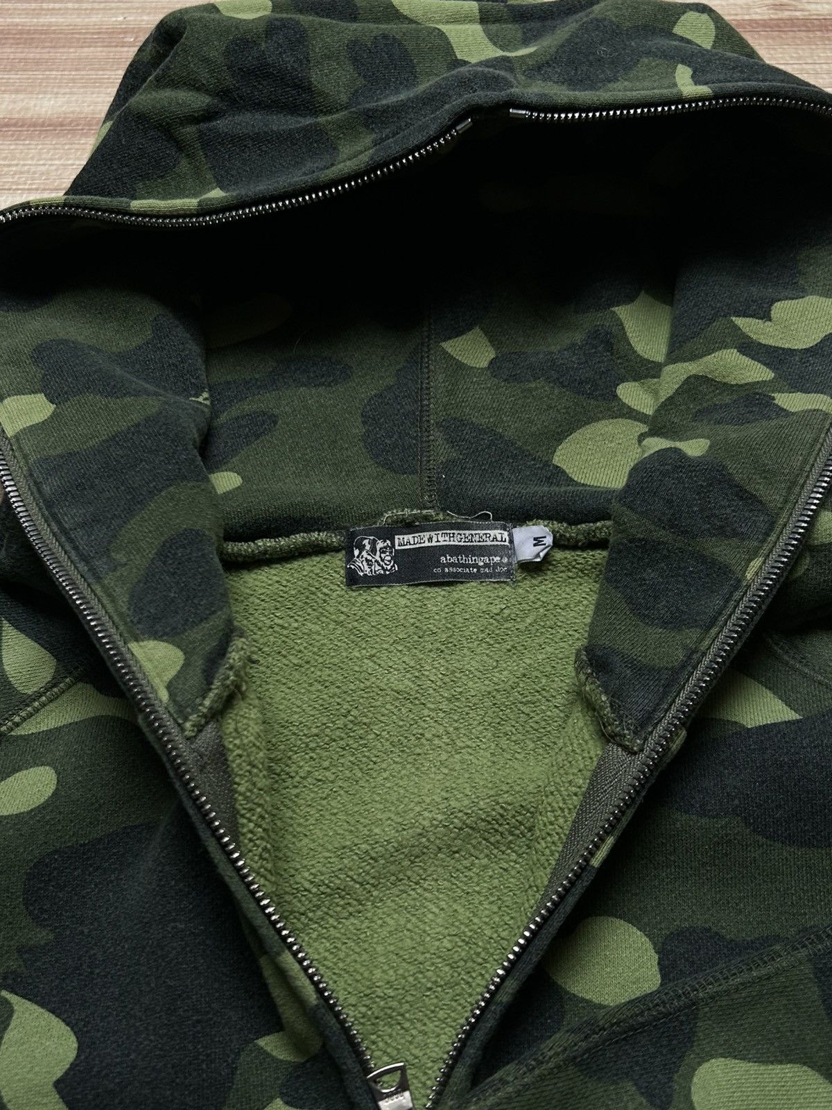 Bape 2004 Bape original camo general tag M Size US M / EU 48-50 / 2 - 5 Thumbnail