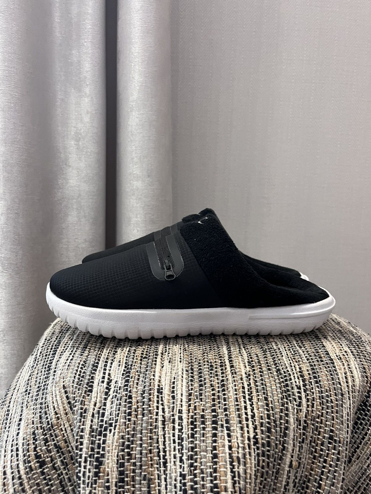 Nike × Vintage Nike Burrow Slide Fleece Outdoor Slipper Black Unisex Size US 8 / EU 41 - 2 Thumbnail