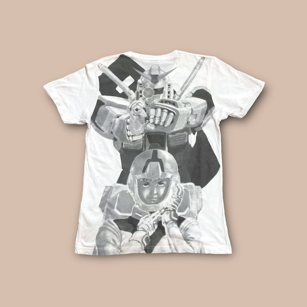 Uniqlo UNIQLO UT "GUNDAM ILLUSTRATIONS" Tee Size US M / EU 48-50 / 2 - 3 Thumbnail