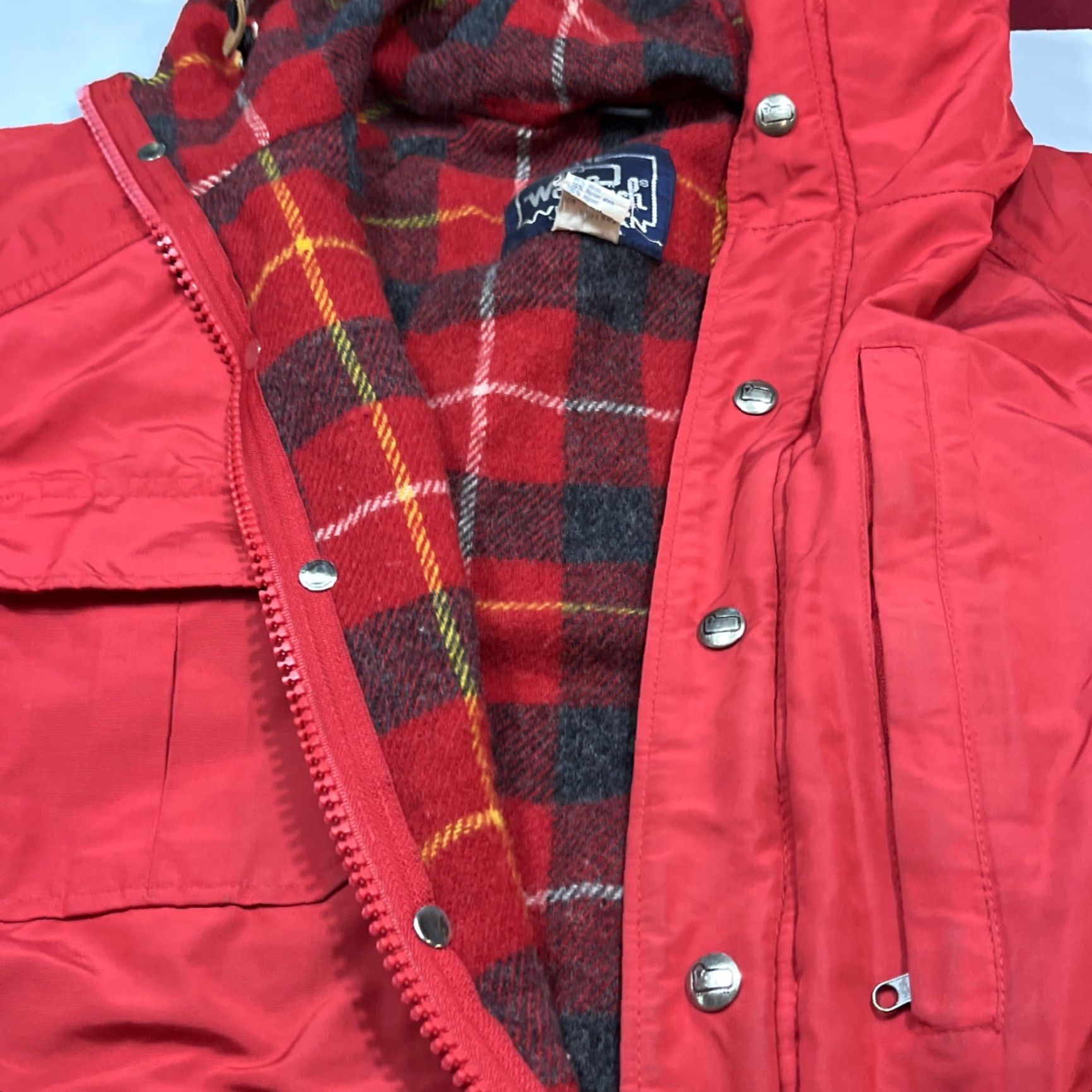 Vintage VINTAGE Woolrich Woman Jacket Hooded RAIN Red Plaid Wool Lining Zip Snap Lg Womens Size L / US 10 / IT 46 - 4 Thumbnail