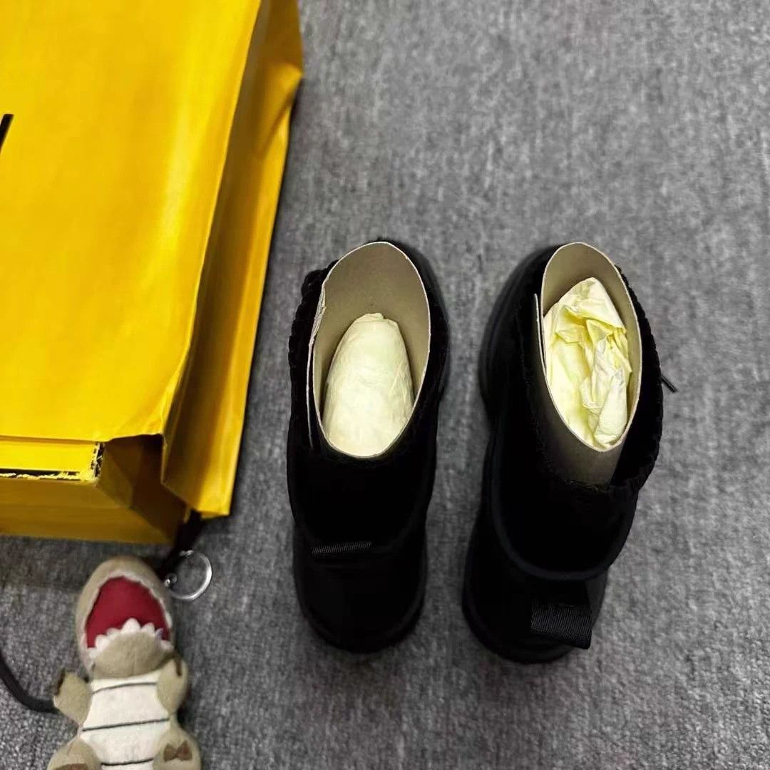 Fendi Fendi high-top monogram boots 37 New with box Size US 6 / IT 36 - 7 Thumbnail
