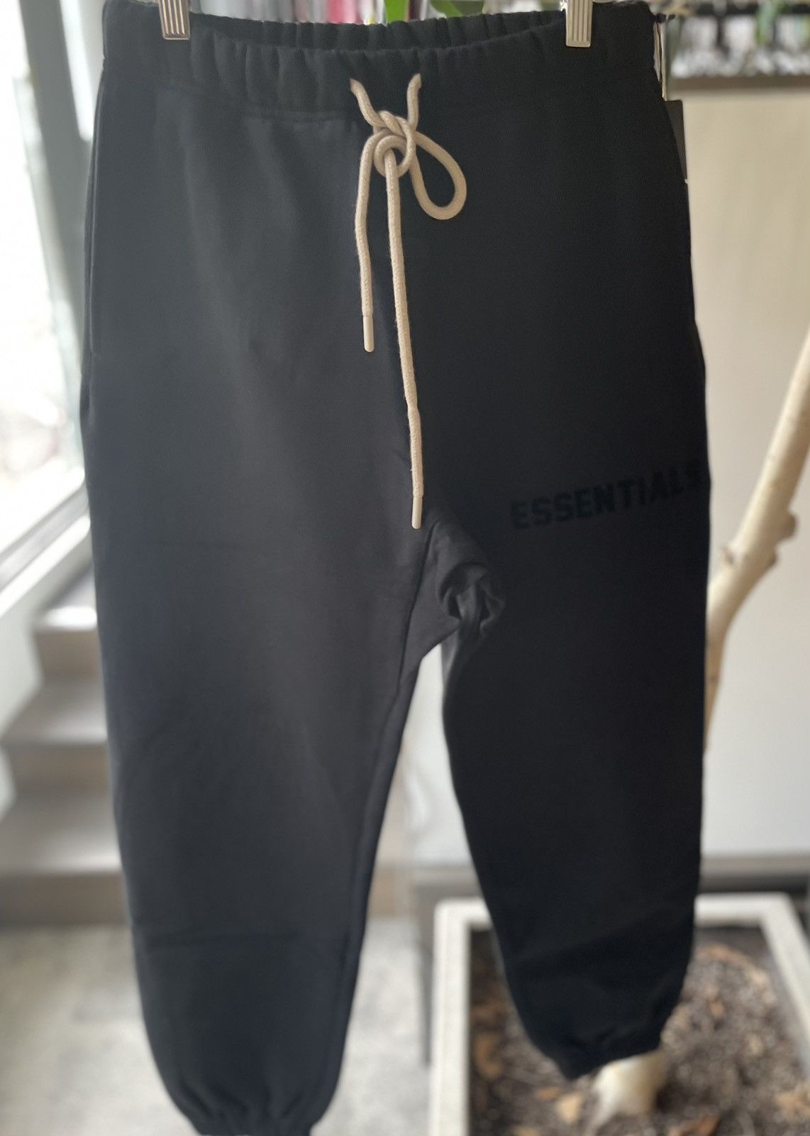 Fear of God Fear of God Essentials Cream Drawstring Sweatpant Size US 30 / EU 46 - 1 Thumbnail