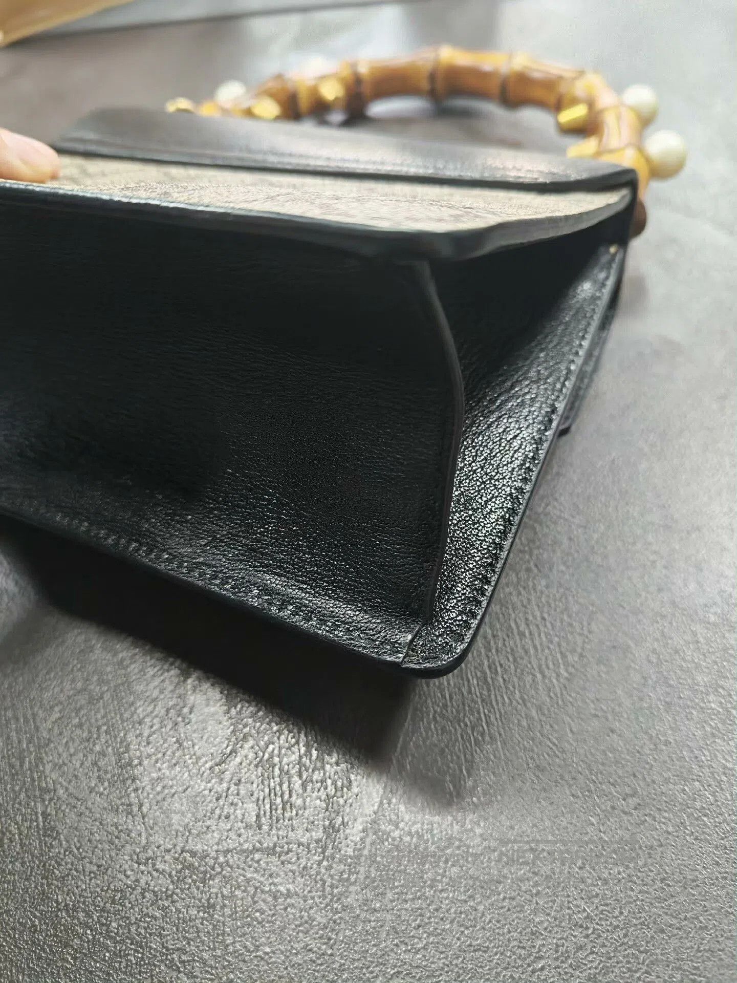 Gucci Gucci Bamboo Handbag in Beige. Size ONE SIZE - 3 Thumbnail