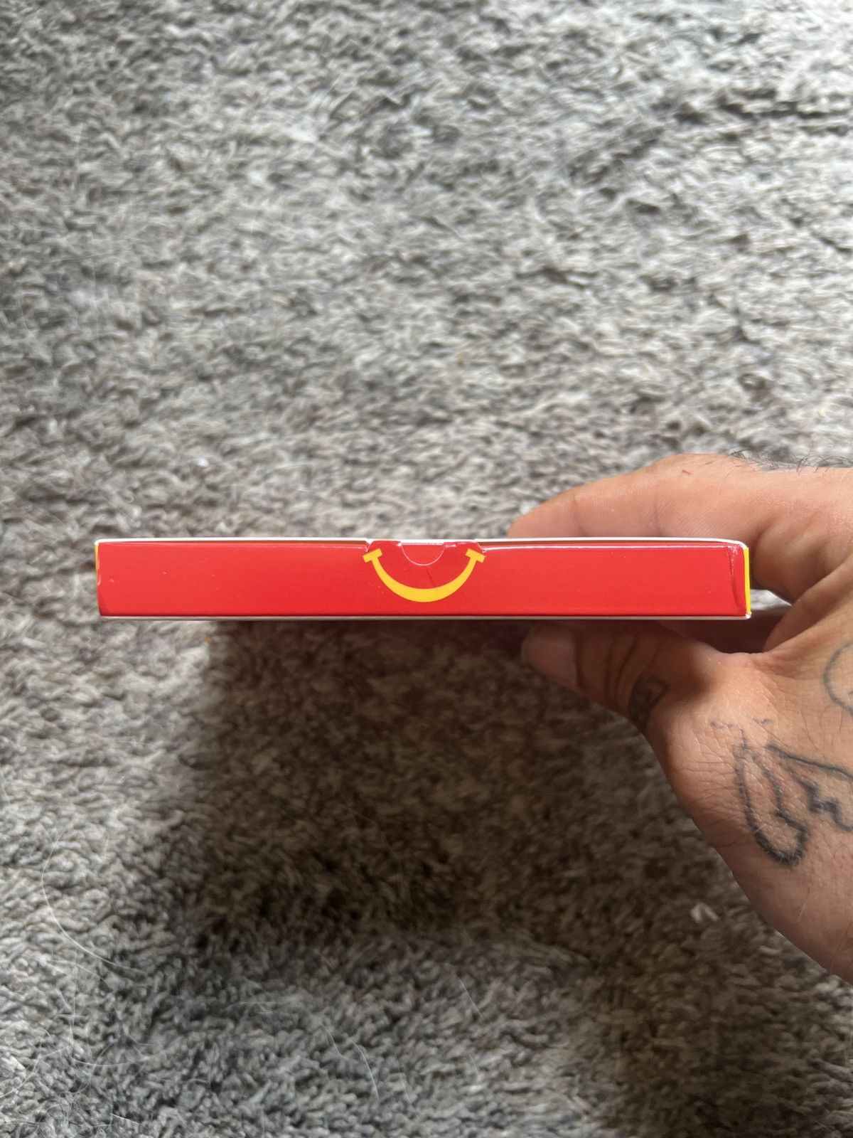 Hypebeast 2024 McDonald’s Happy Meal Readers Little Yellow Bee Size ONE SIZE - 3 Thumbnail