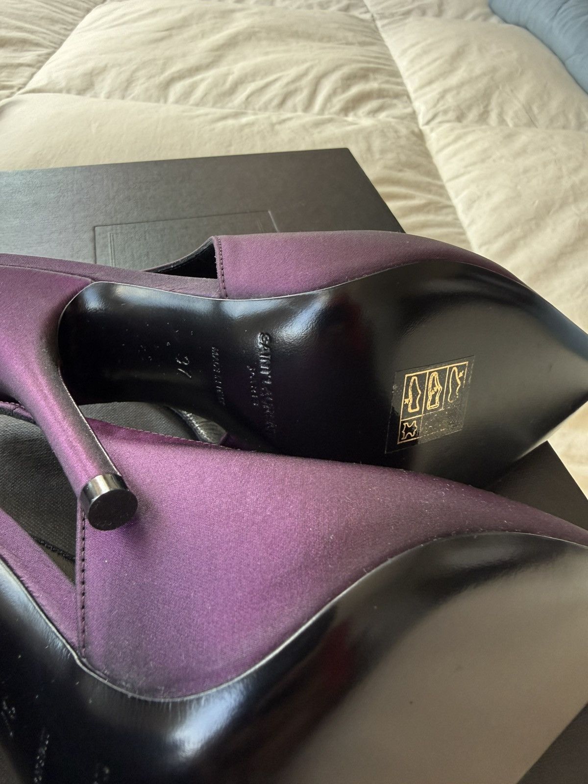 Yves Saint Laurent YSL Saint Laurent Yasmeen Satin Pump Prune Size US 7 / IT 37 - 5 Thumbnail