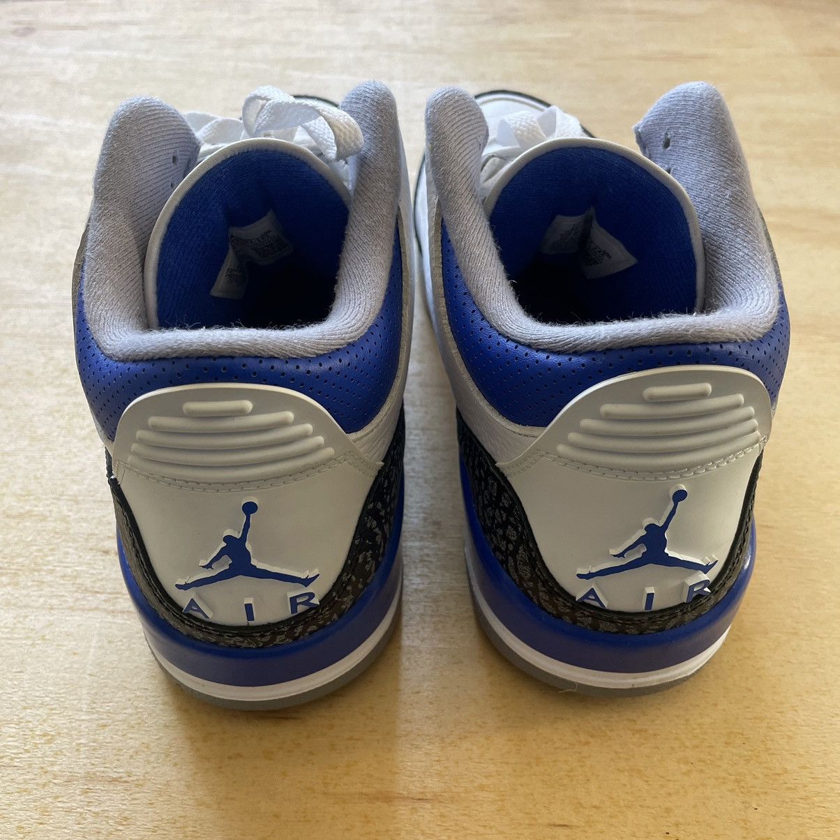 Jordan Brand Air Jordan 3 'Racer Blue' Size US 10 / EU 43 - 11 Thumbnail