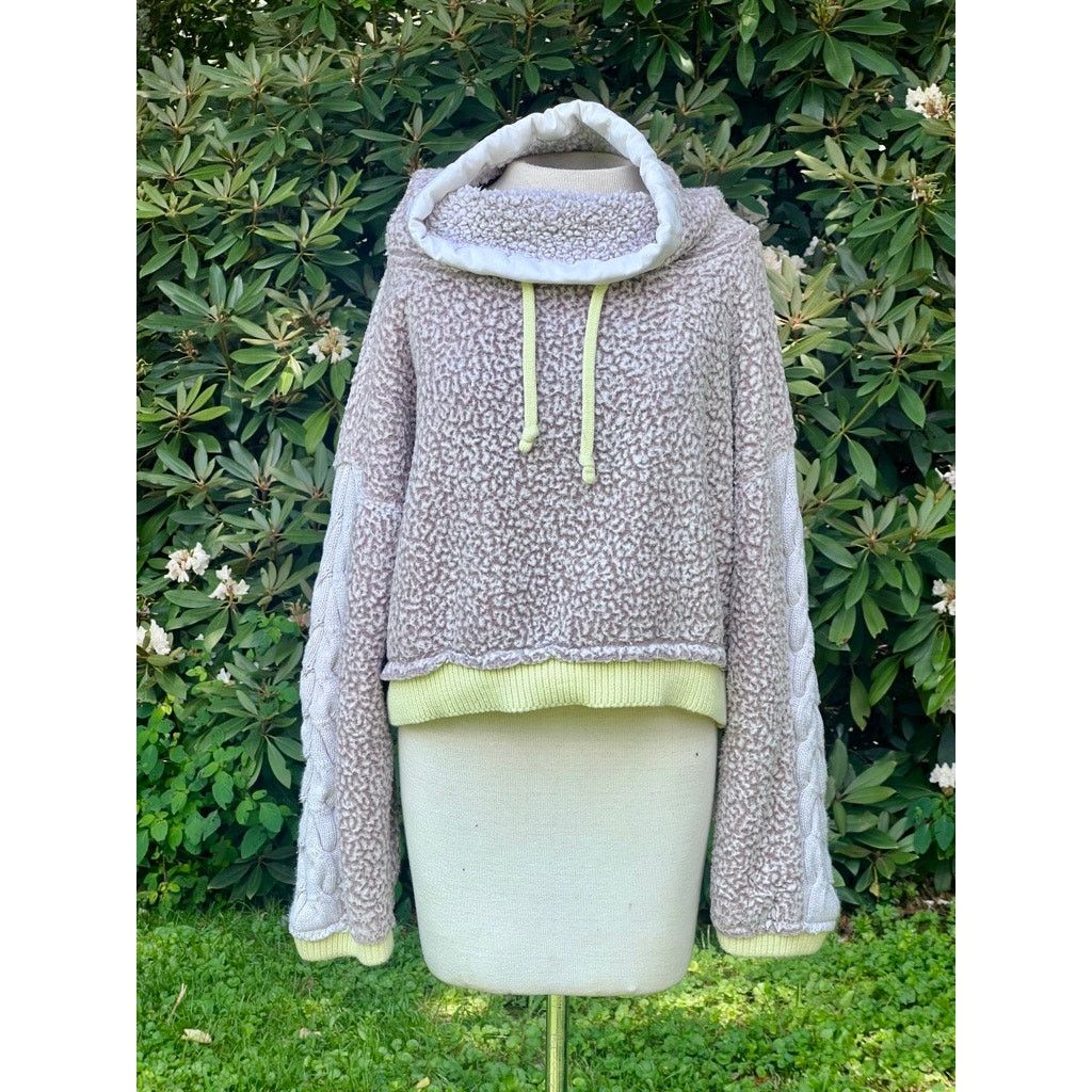 Free People Free People Wild Hearts XS Sherpa Cropped Cowl Sweatshirt Size XS / US 0-2 / IT 36-38 - 1 Thumbnail