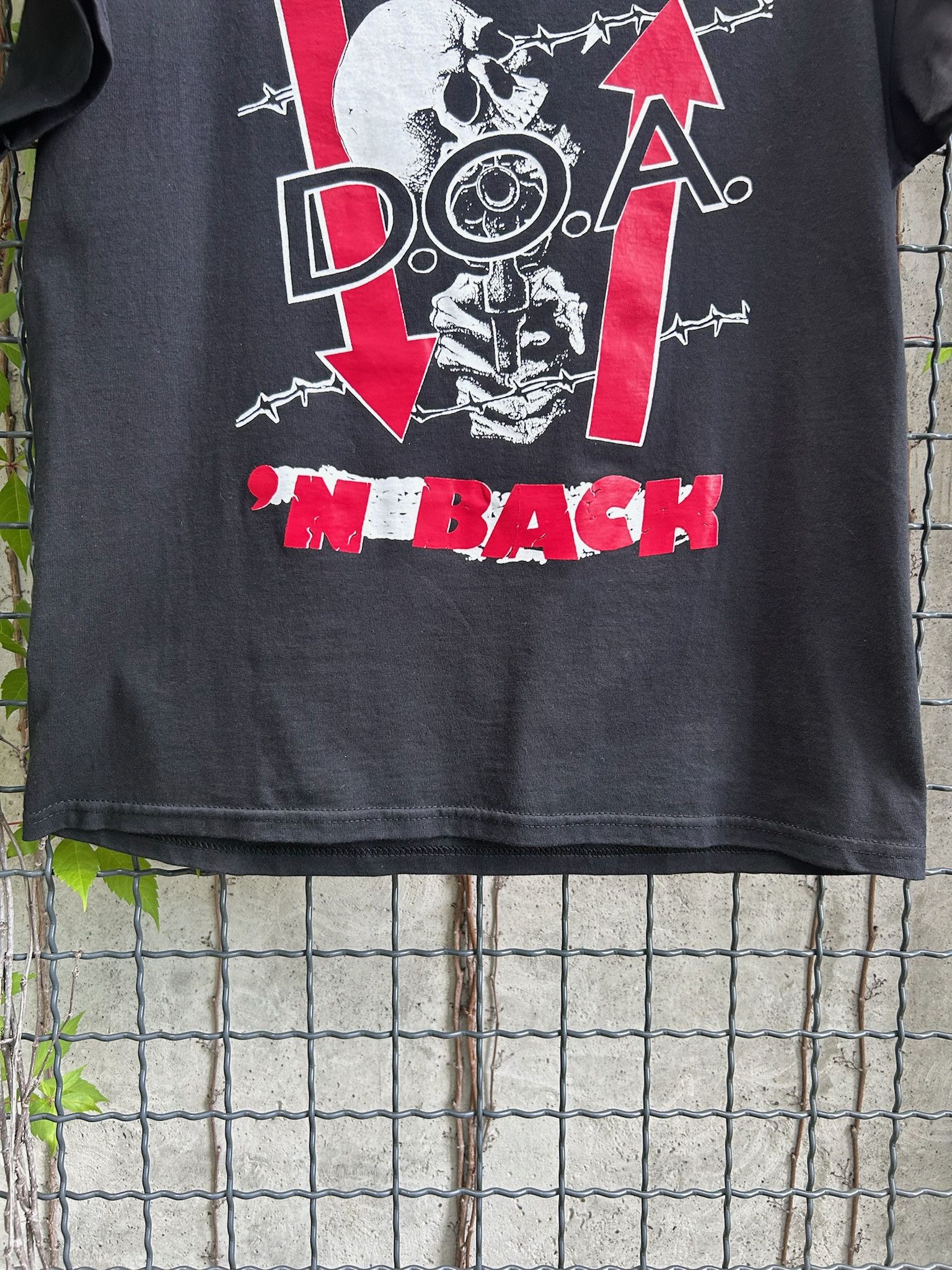 Band Tees Vintage 90s D.O.A. To Hell N Back Rock Band T-shirt Size US L / EU 52-54 / 3 - 9 Thumbnail