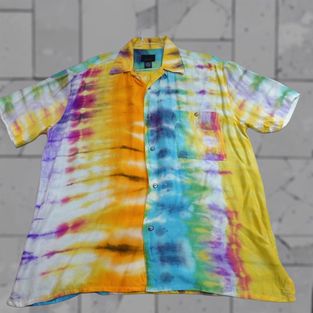Vintage VINTAGE Visitor Shirt L Blue Silk Tie Dye Geometric Button-Up Short Sleeve Collared Loud Loop Collar Mens Size US L / EU 52-54 / 3 - 1 Thumbnail