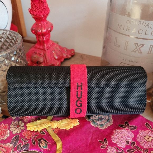 Hugo Boss Hugo boss hard shell glasses case red & black Size ONE SIZE - 1 Thumbnail