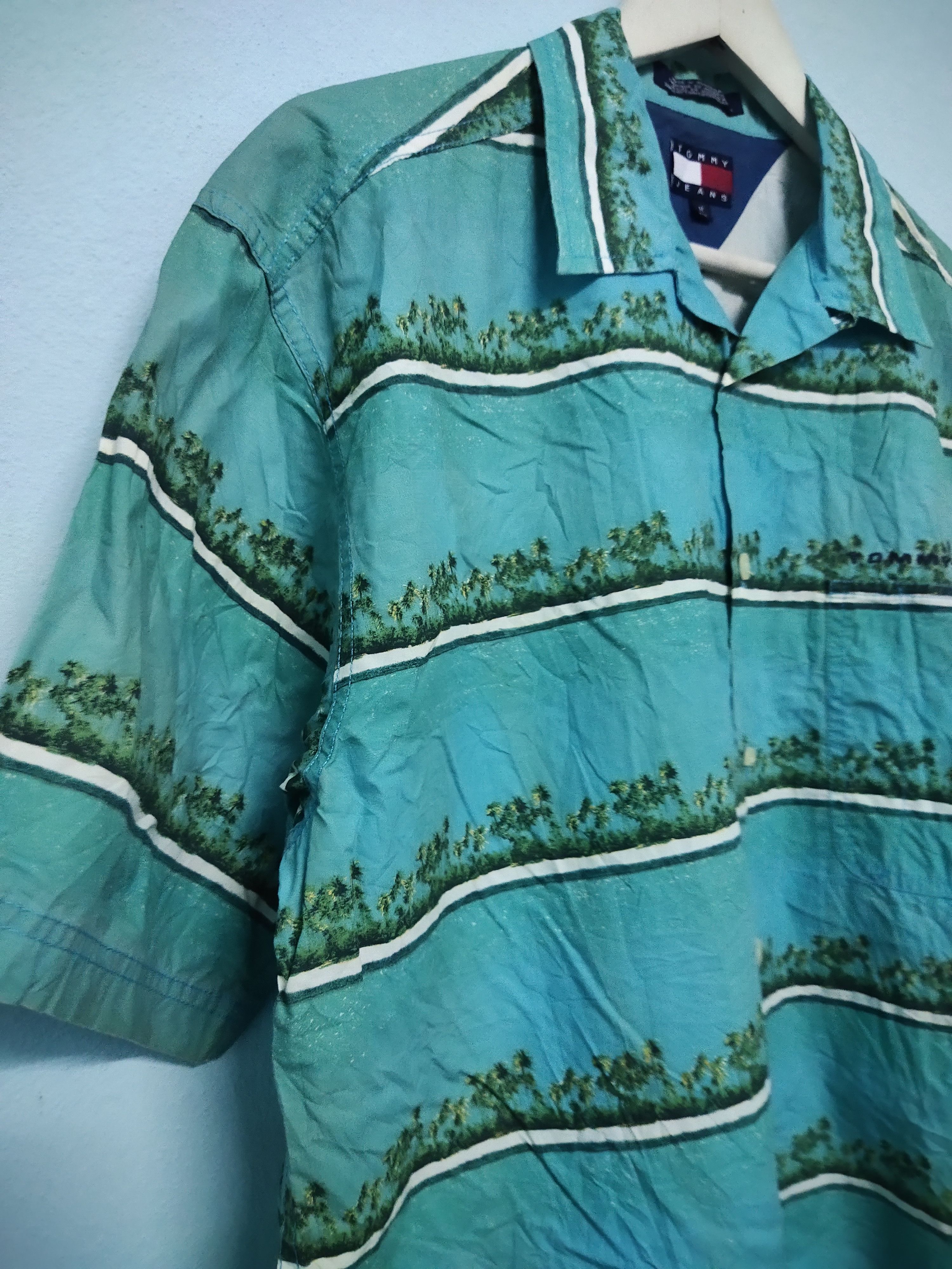 Tommy Hilfiger Tommy Hilfiger Collared Oversize Button Up Beach Surf Size US M / EU 48-50 / 2 - 6 Thumbnail