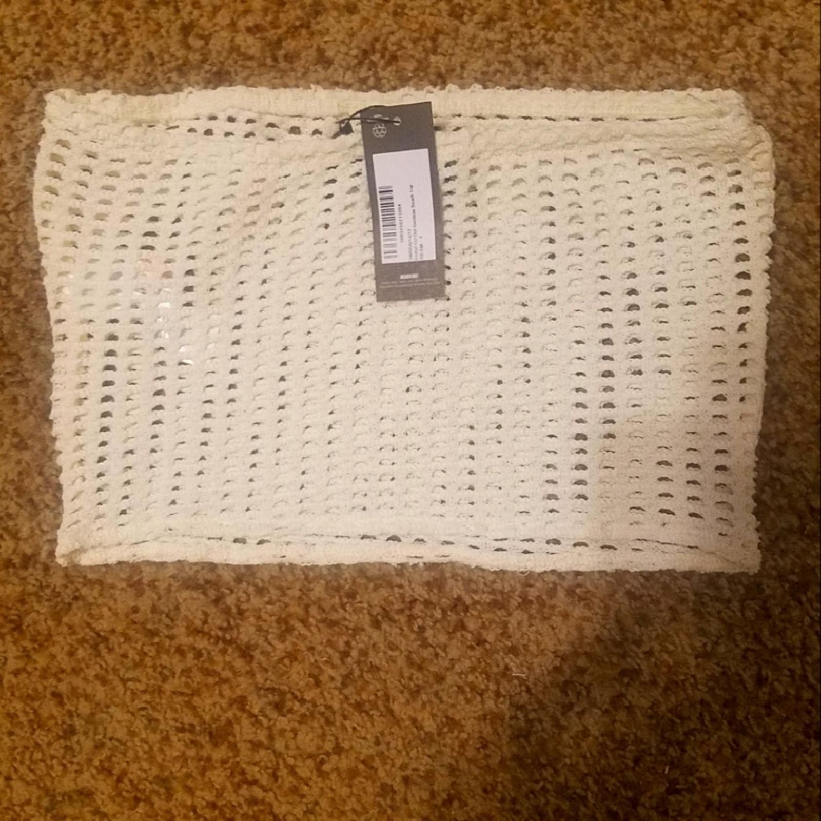 Designer PrettyLittleThing White Crochet Bandeau Beach Top Size 0 Size ONE SIZE - 2 Thumbnail