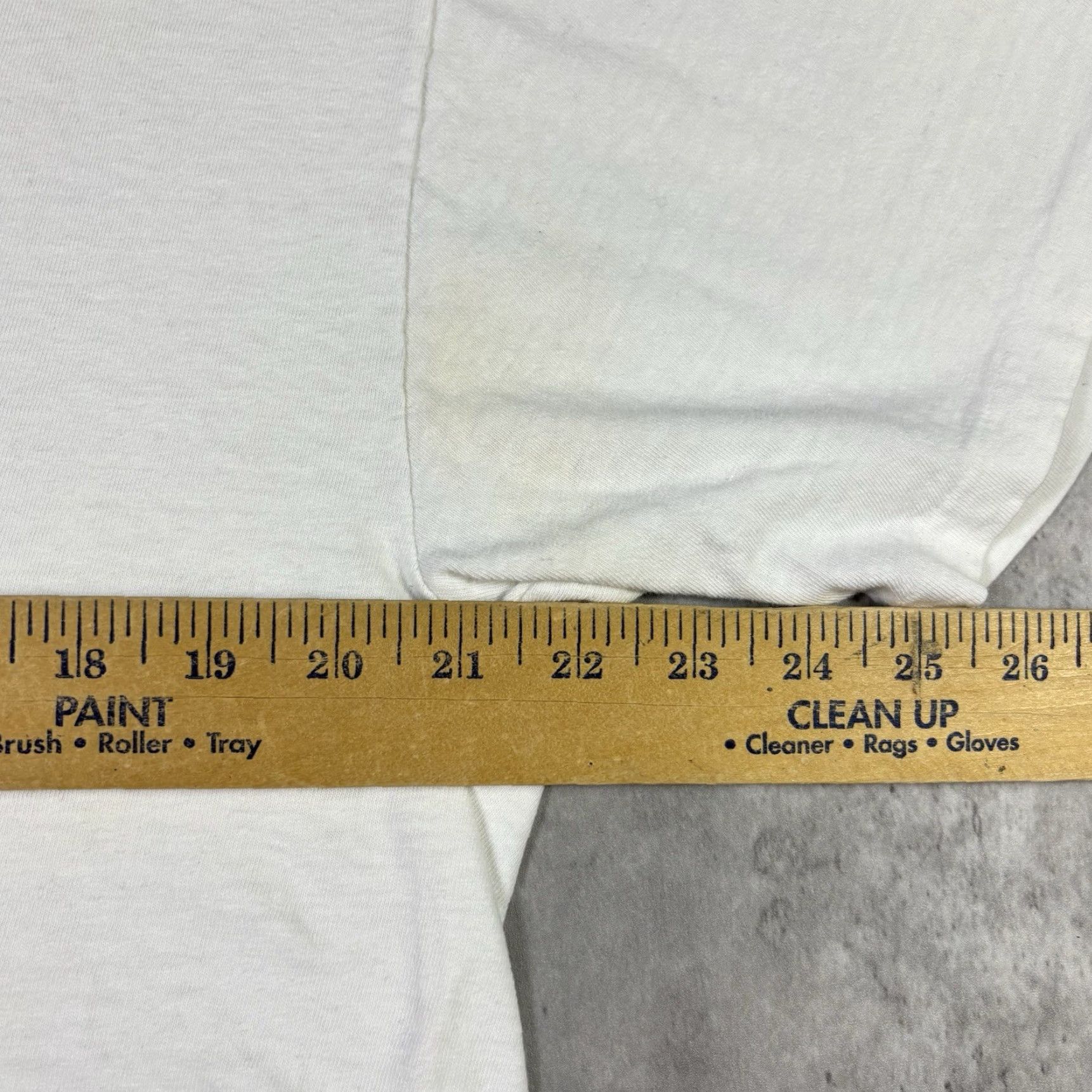 Hanes VINTAGE Waikiki Hawaii T Shirt Double Sided White Single Stitch size XL 90s Size US XL / EU 56 / 4 - 4 Thumbnail