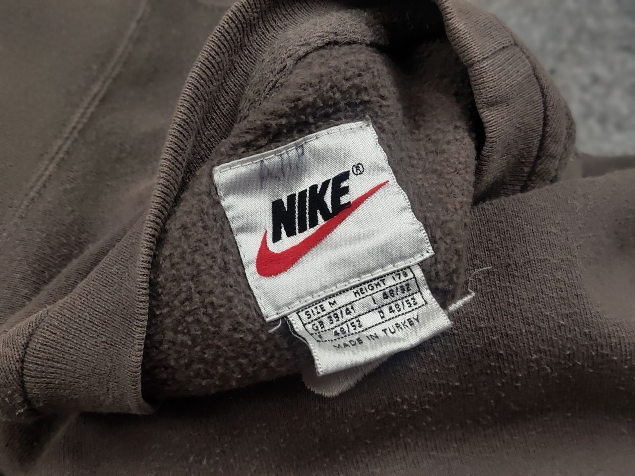 Nike Vintage 90's Nike Logo Khaki Faded Square Sweathsirt USA Size US M / EU 48-50 / 2 - 17 Thumbnail