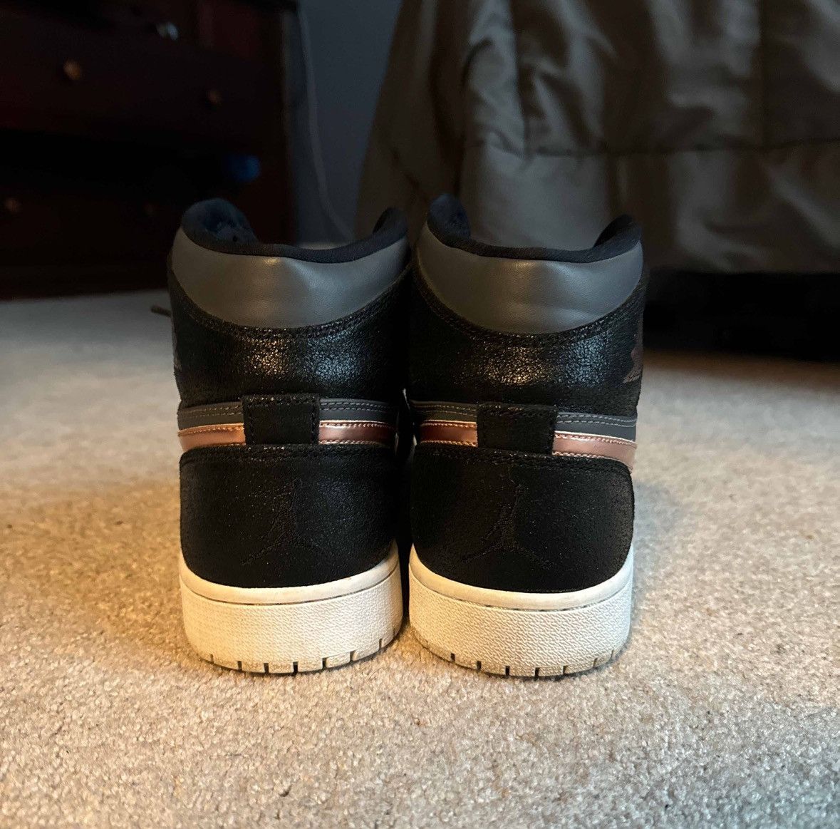 Jordan Brand × Nike Air Jordan 1 Bronze Medal Size US 12 / EU 45 - 4 Thumbnail