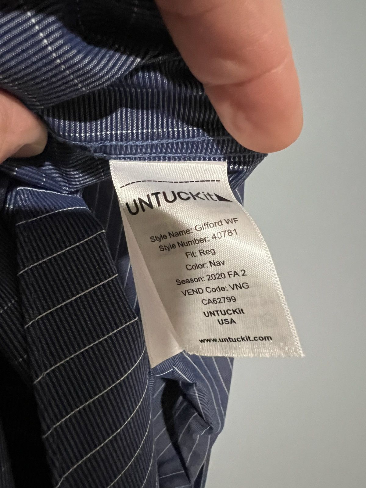 UNTUCKit UNTUCKit Gifford Navy Striped Button Up Dress Shirt Men L Size US L / EU 52-54 / 3 - 7 Thumbnail
