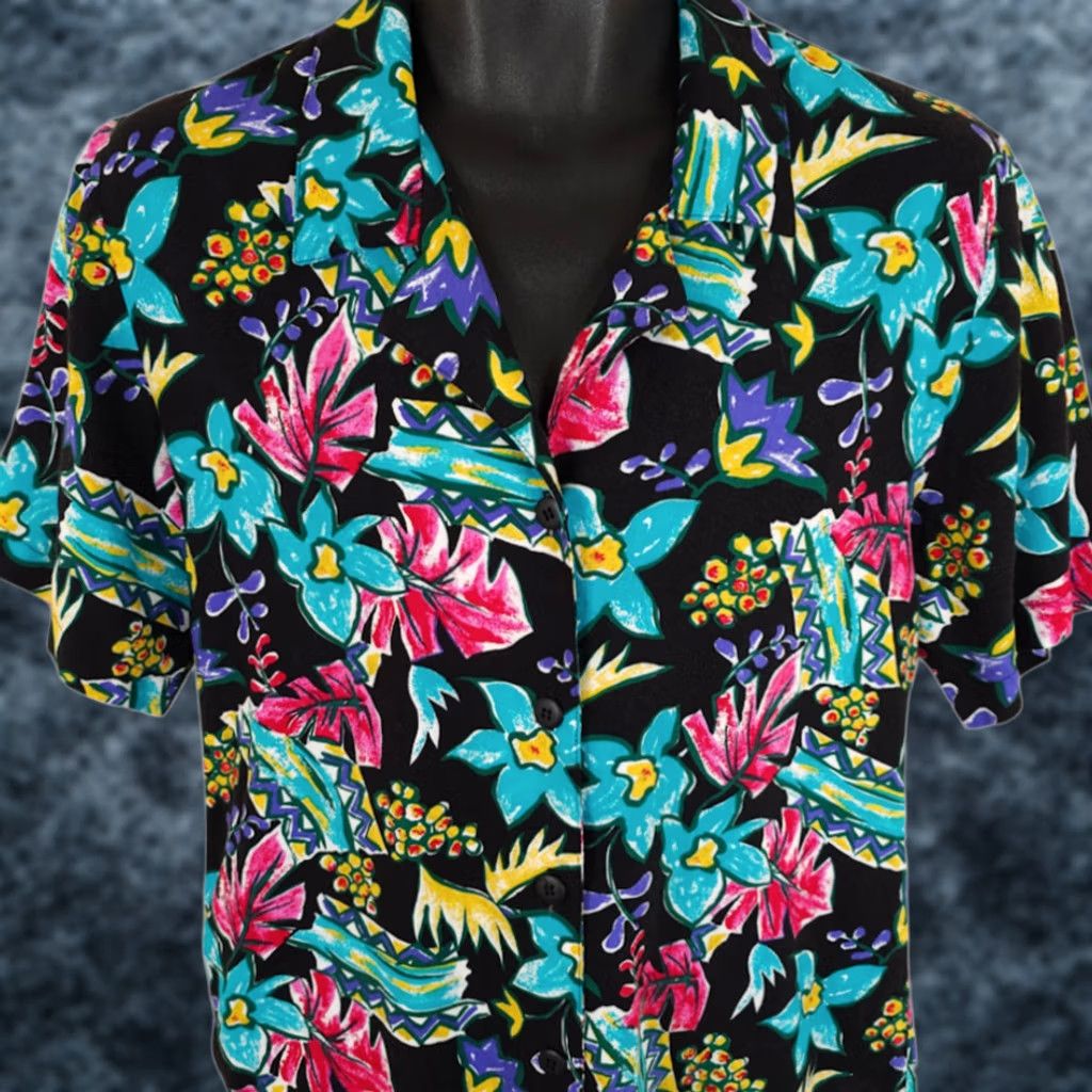 Vintage VINTAGE Notations Floral Hawaiian Shirt Womens Medium Black 90s Button-Up Short Sleeve | Rayon | Casual Beachwear Mens? Womens Size M / US 6-8 / IT 42-44 - 1 Thumbnail
