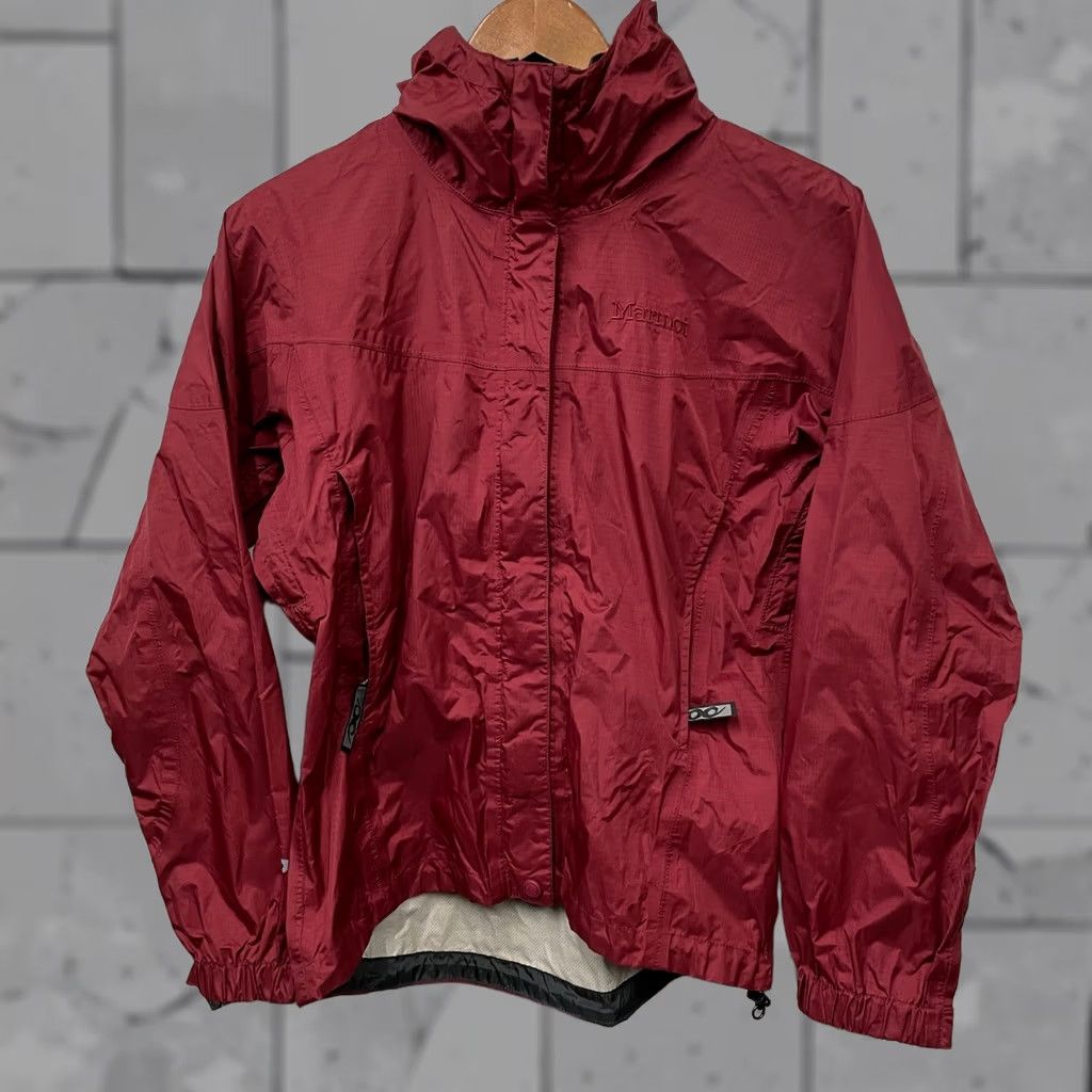 Marmot VINTAGE Marmot zip-up red hooded rain jacket Womens XS Size XS / US 0-2 / IT 36-38 - 1 Thumbnail