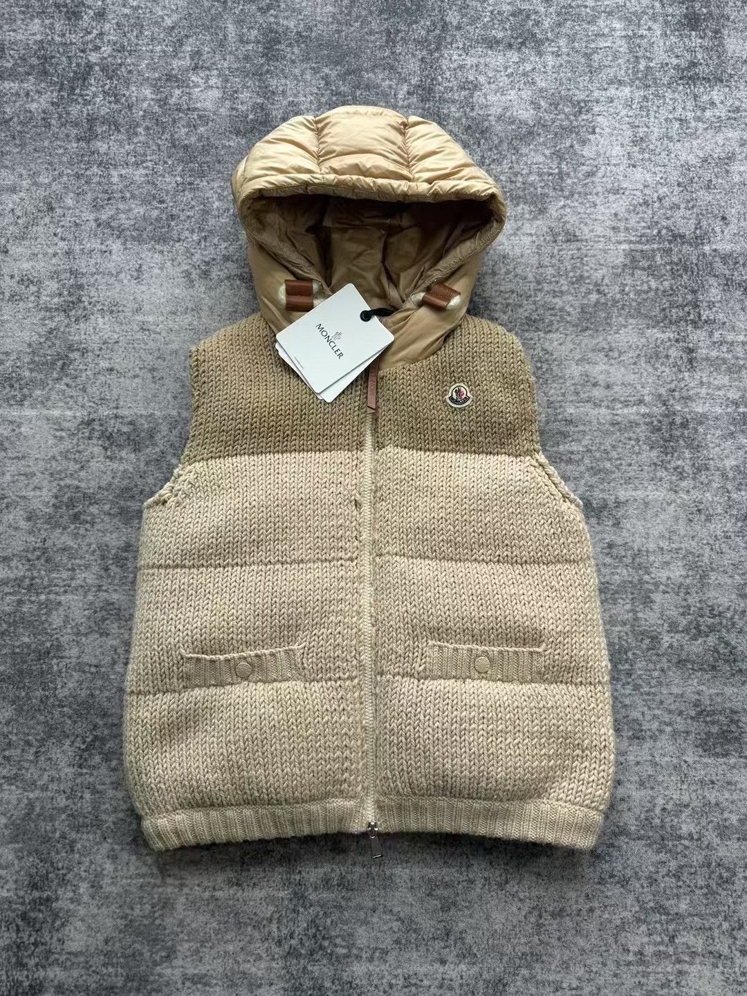 Moncler Moncler Khaki Down Vest with Hood Size US S / EU 44-46 / 1 - 1 Thumbnail