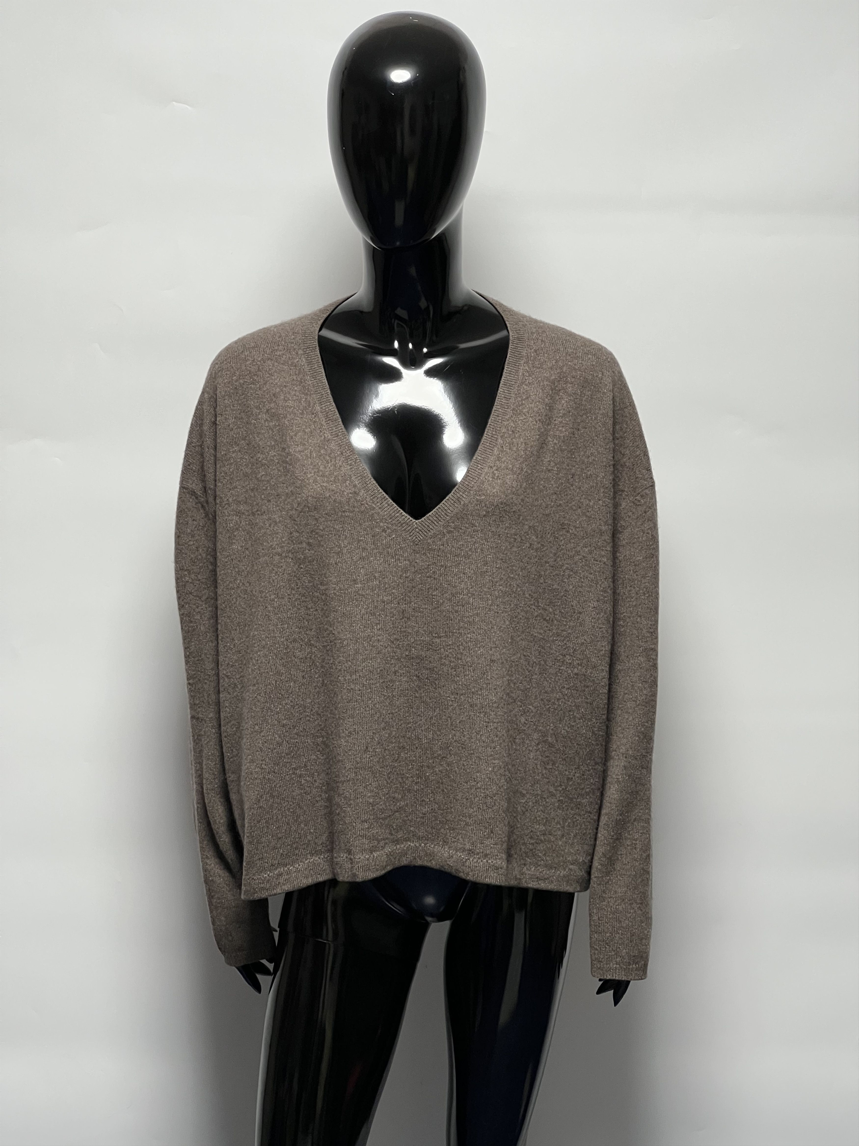 Bompard Eric Bompard Cashmere V-Neck Sweater Oversized Size L / US 10 / IT 46 - 1 Thumbnail